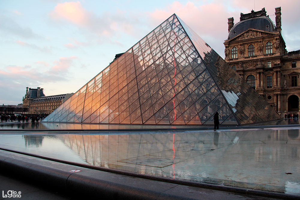 Piramide del Louvre · Paris